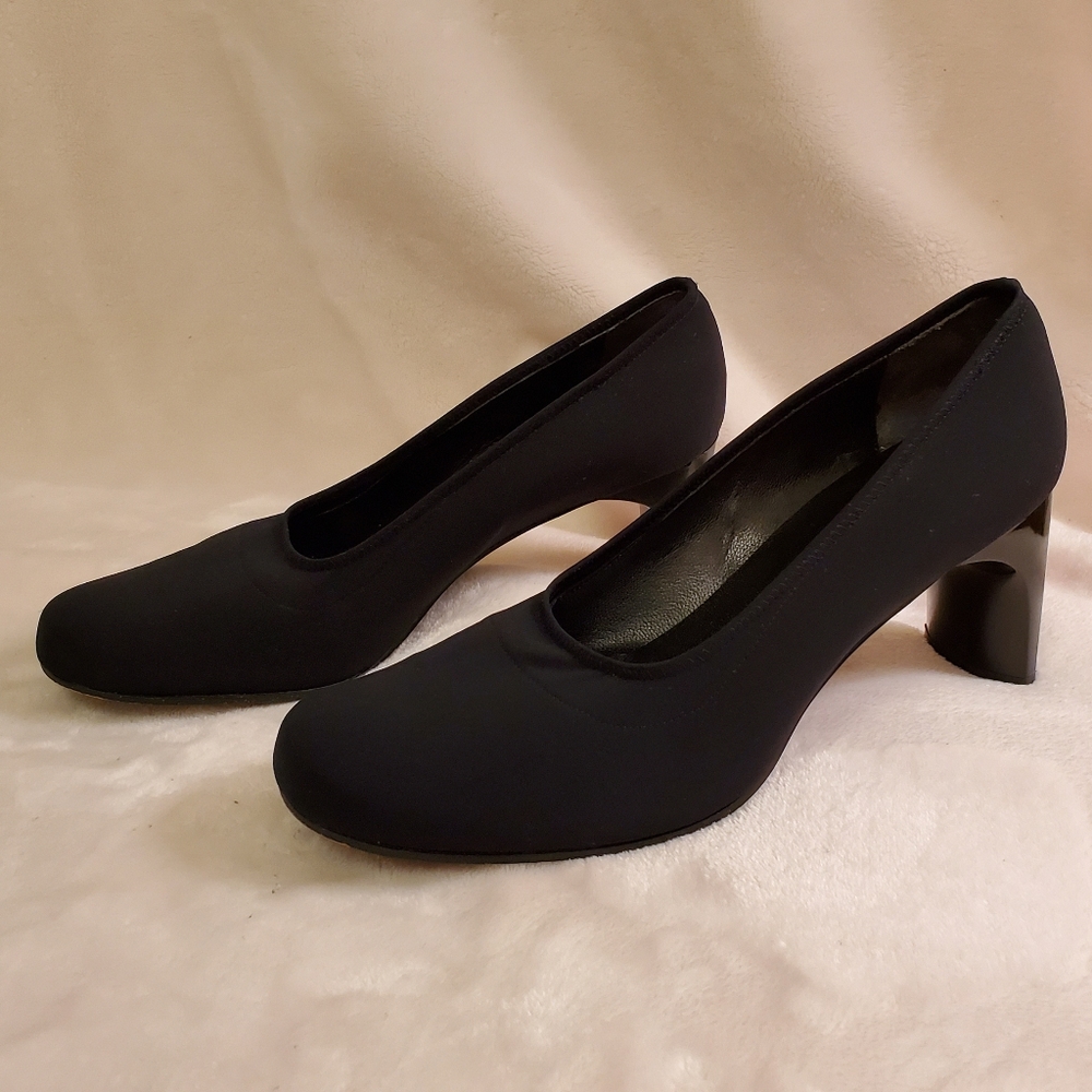DKNY Essentials Navy Pumps